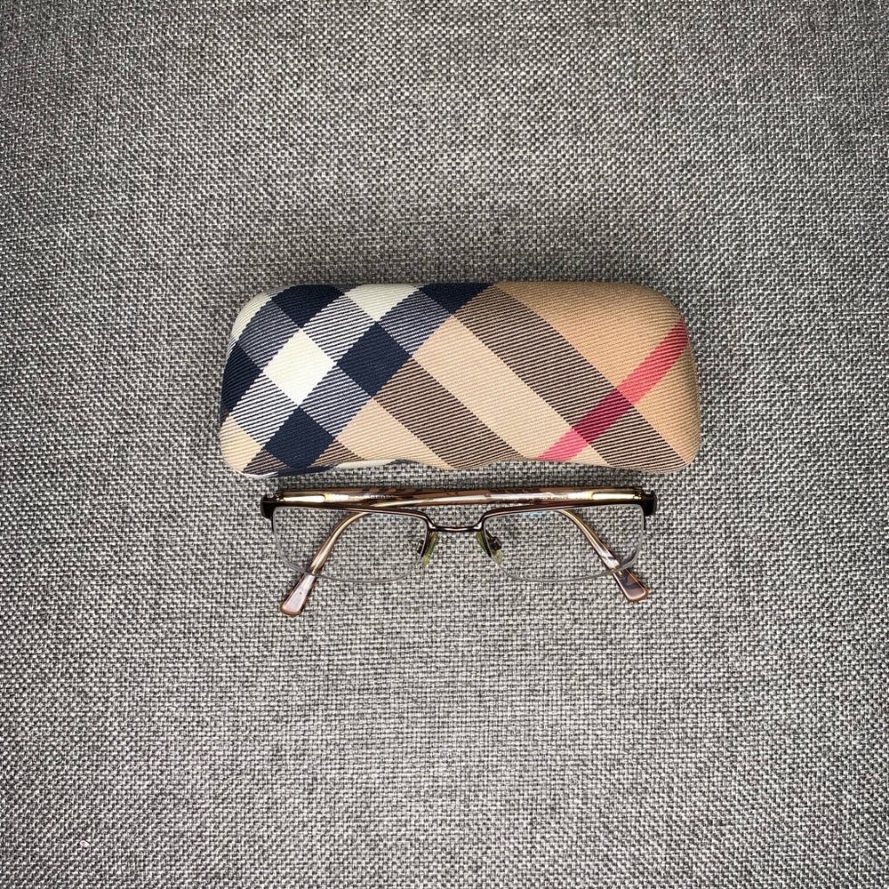 Burberry case and glasses 🤓 - Picture 3 of 12